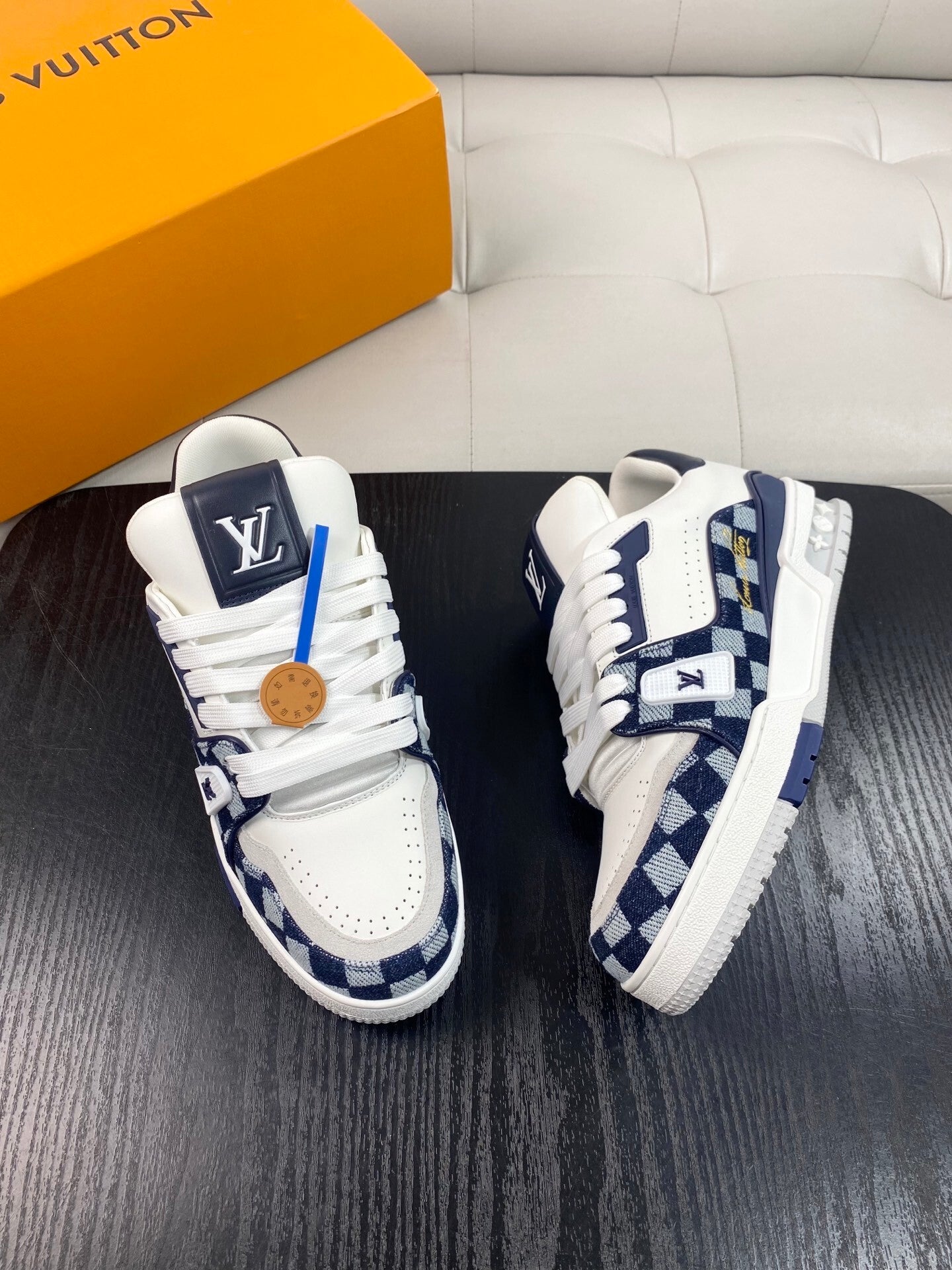 WHITE AND NAVY LOW-TOP SNEAKERS WITH CHECKED DETAILS