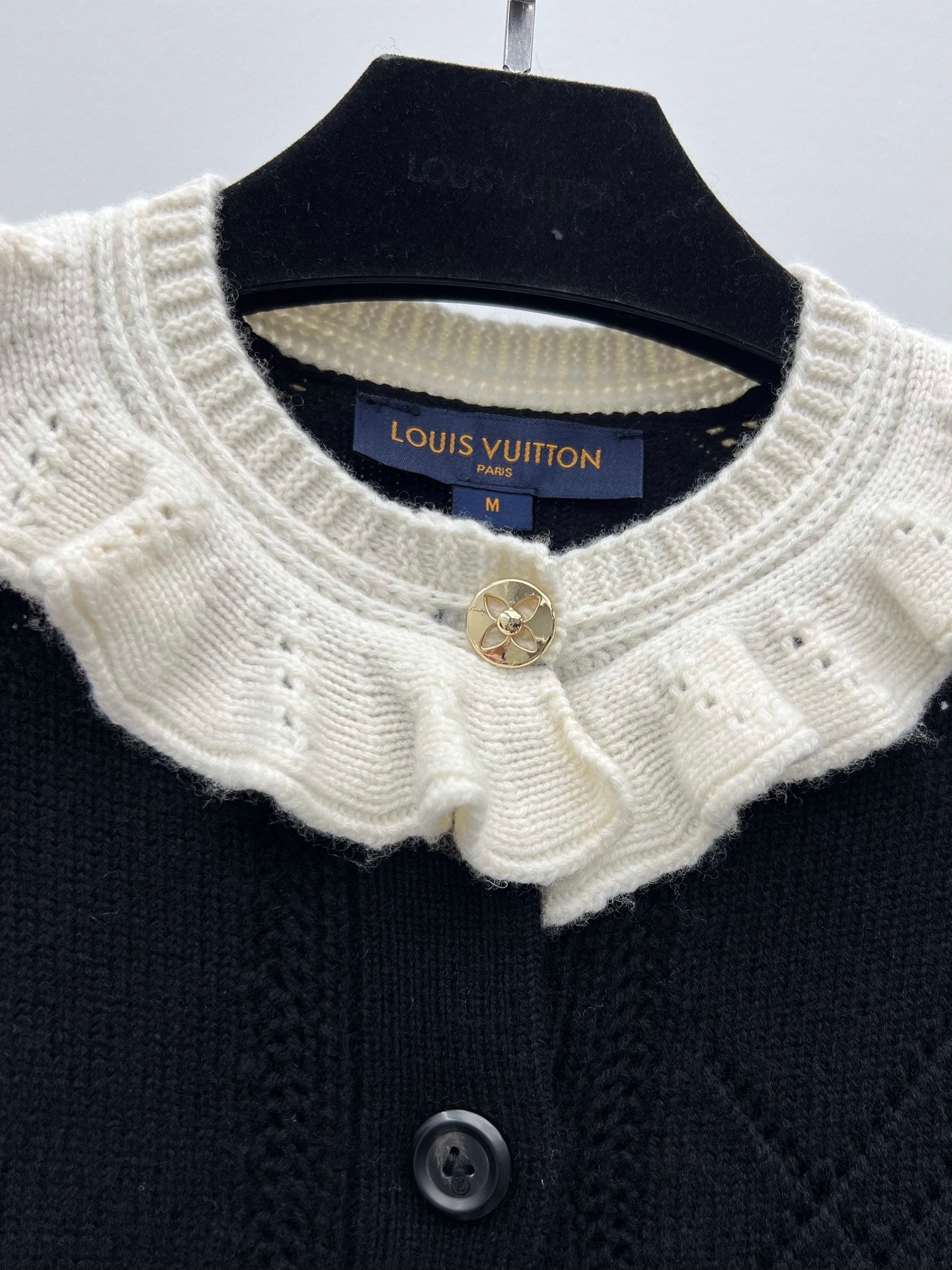 CROPPED KNIT CARDIGAN WITH RUFFLED COLLAR