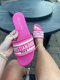 VIBRANT PINK EVERYDAY FASHION SLIDES