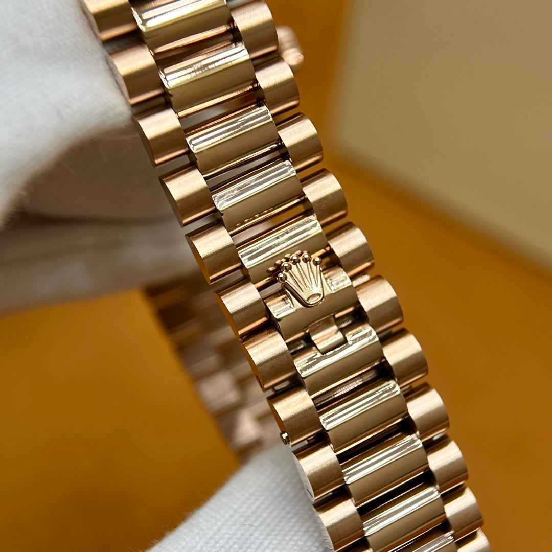 GOLD DAY-DATE CLASSIC WATCH