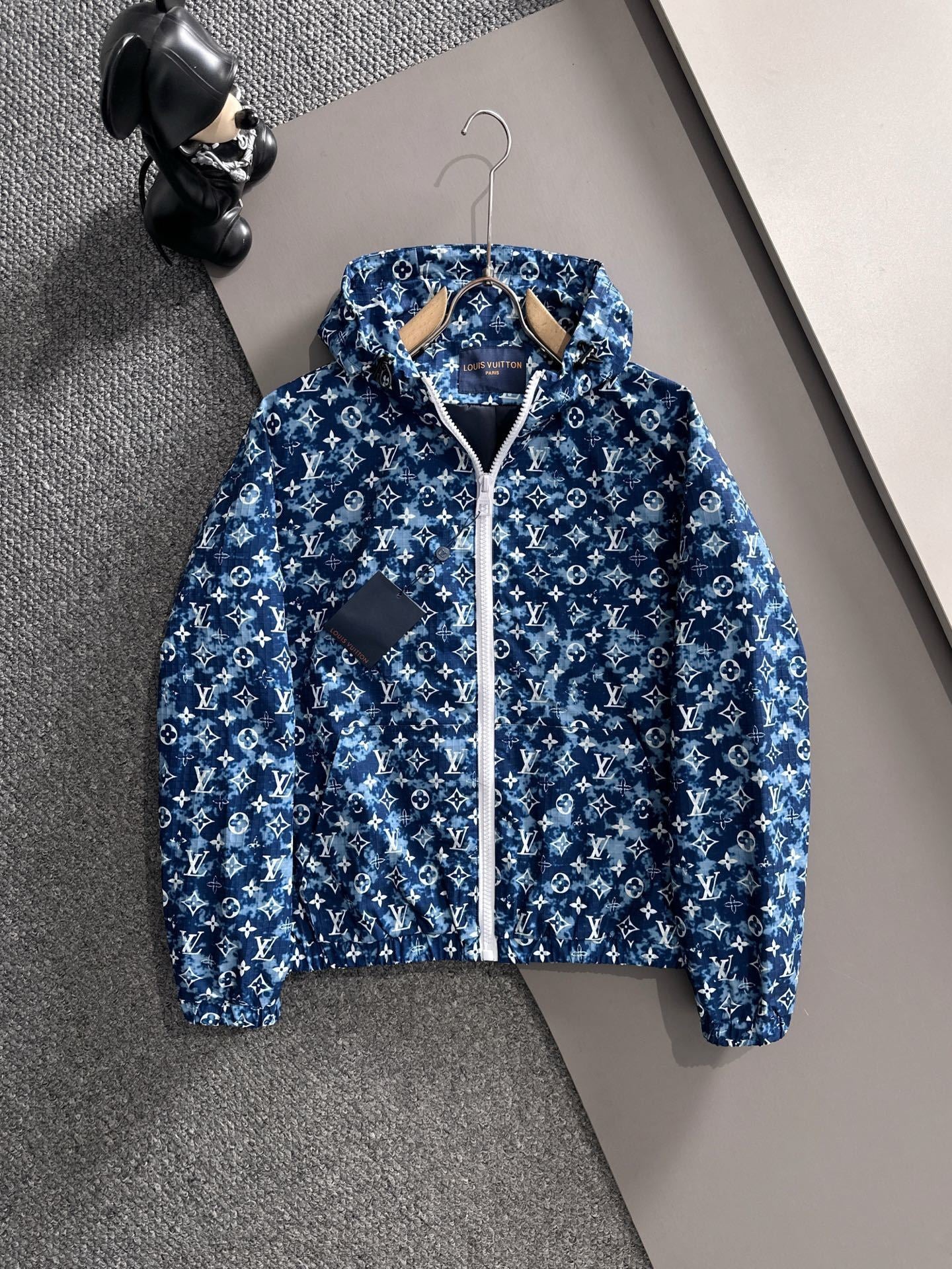 BLUE ALL-OVER PATTERN HOODED ZIP JACKET