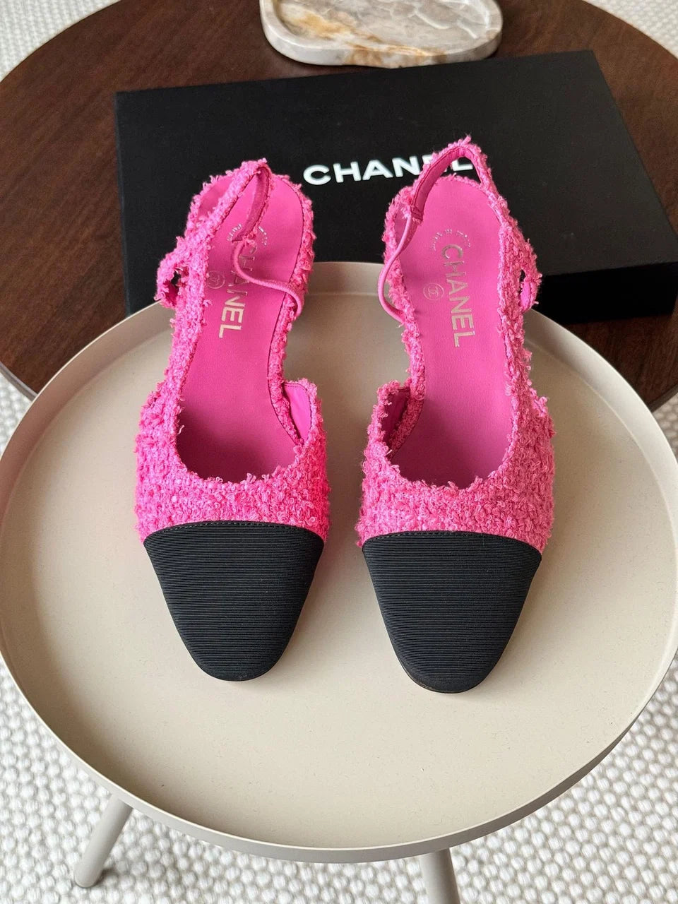 TEXTURED STRAP HEEL SANDALS