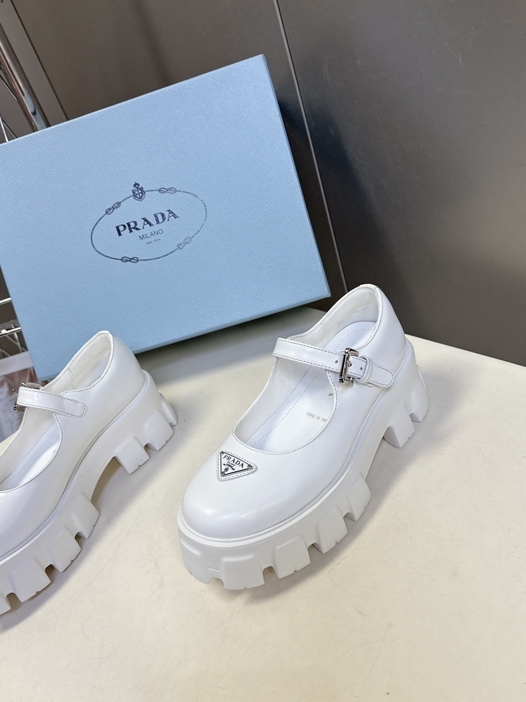 WEISSE PLATEAU-MARY-Jane-SCHUHE MIT SCHNALLENRIEMEN