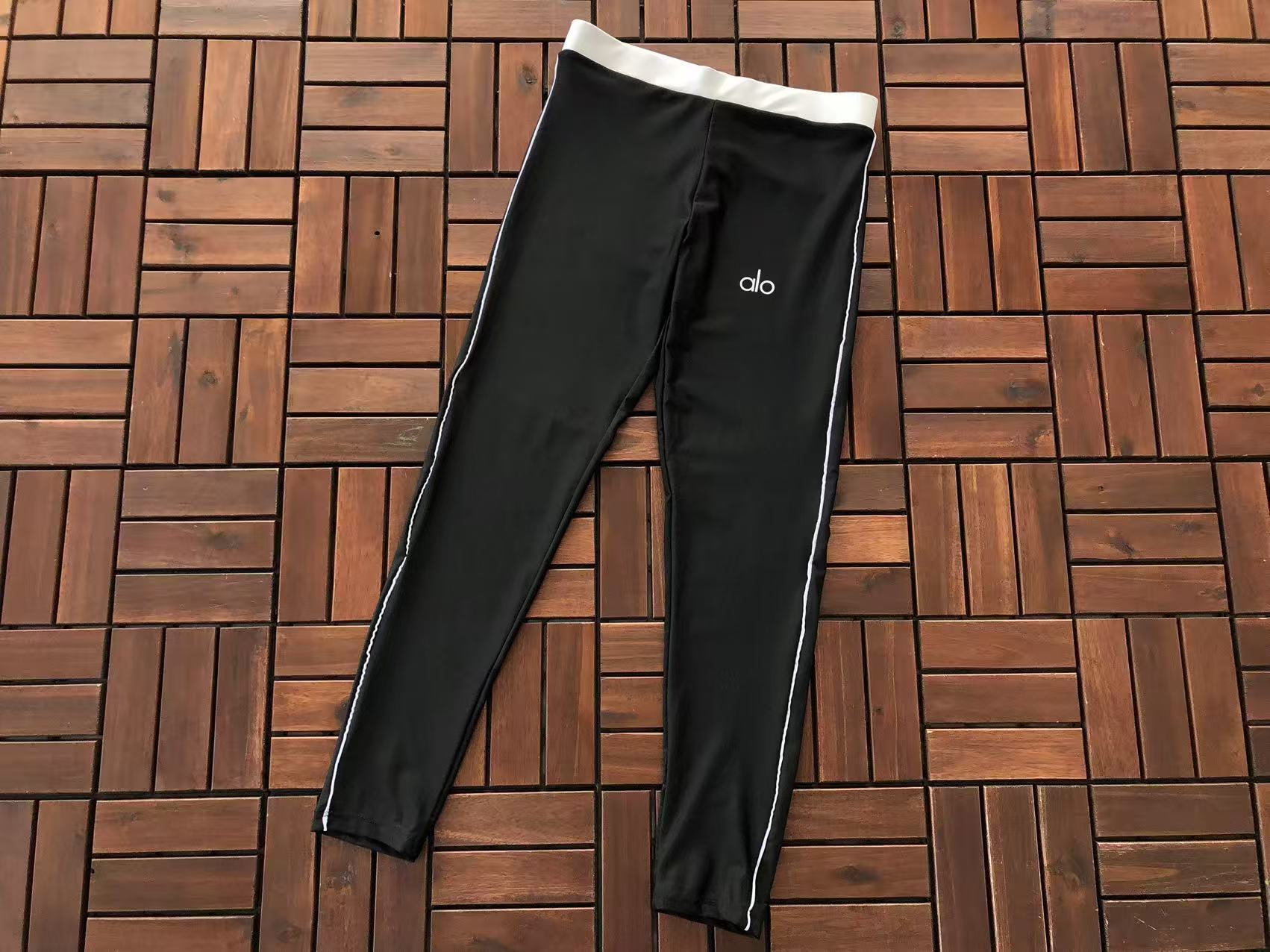 ACTIVEWEAR BRA & LEGGINGS SET