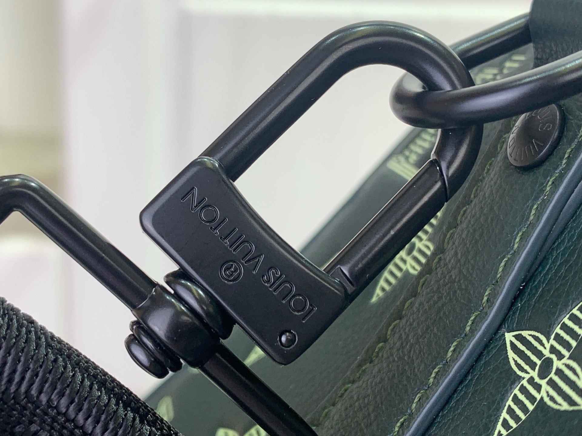 SPORTY BARREL CROSSBODY BAG