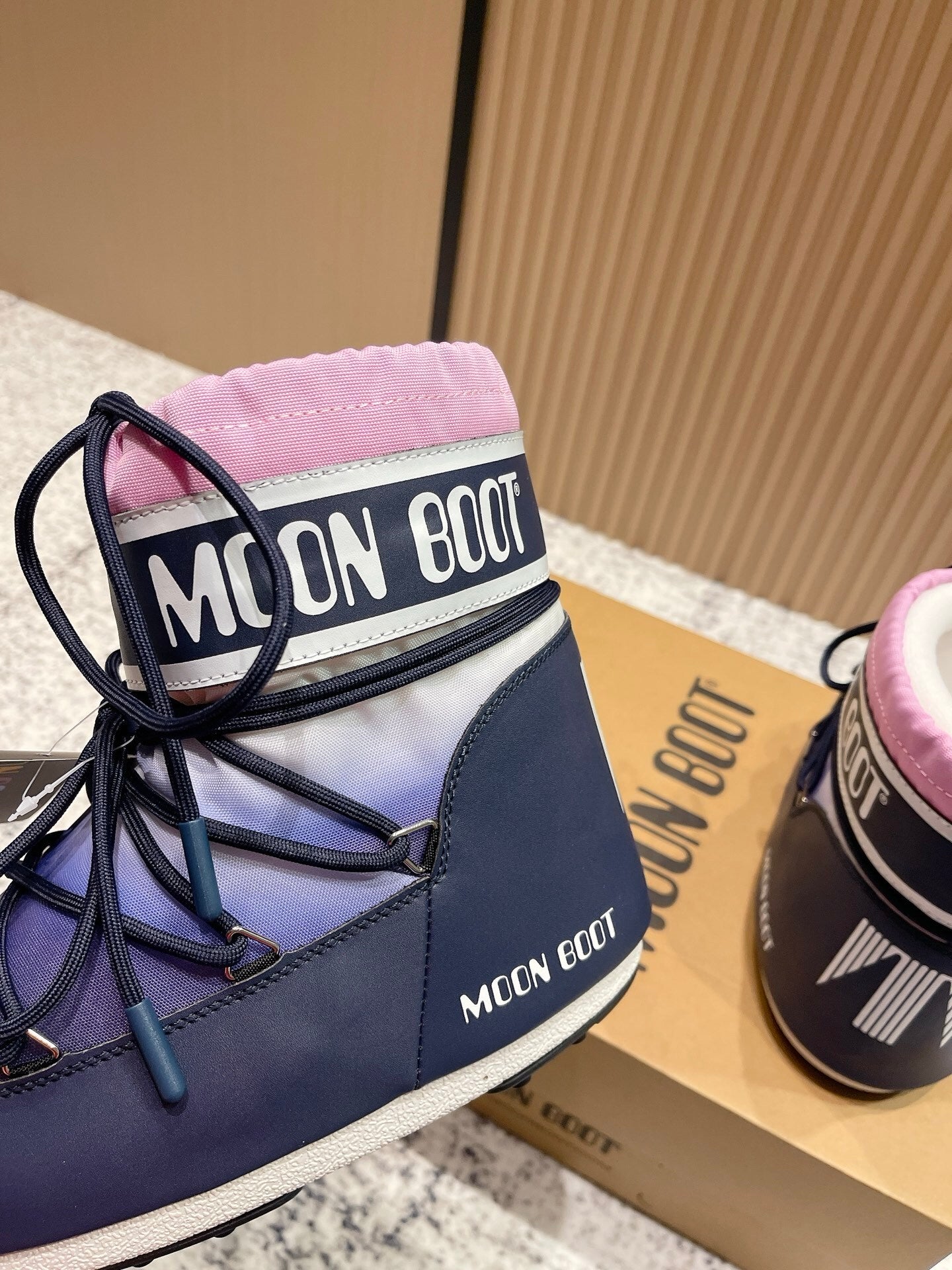 MULTICOLOR PADDED WINTER BOOTS WITH CONTRAST LINING