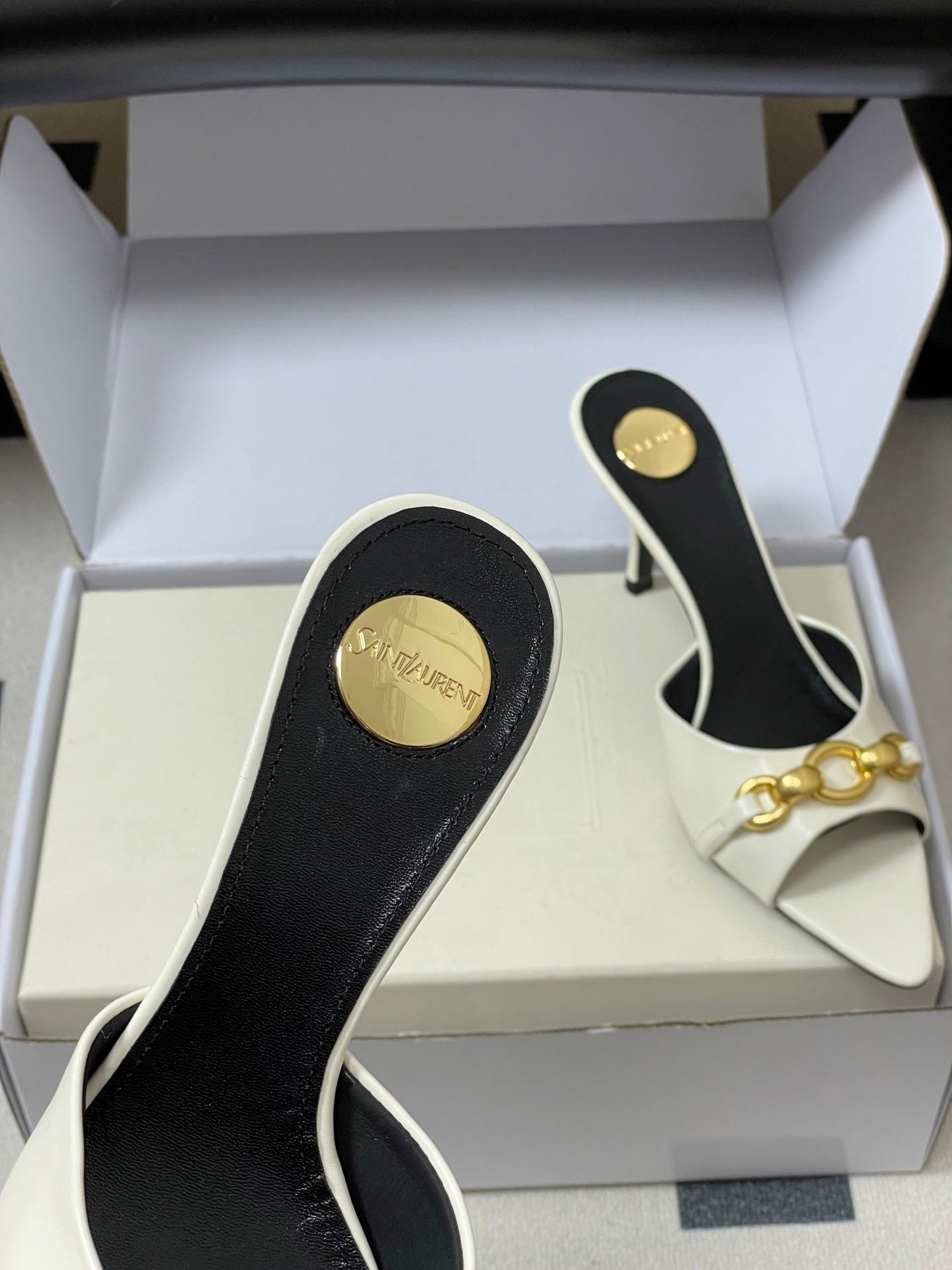 WHITE POINTED TOE MULE HEELS WITH GOLD DETAIL