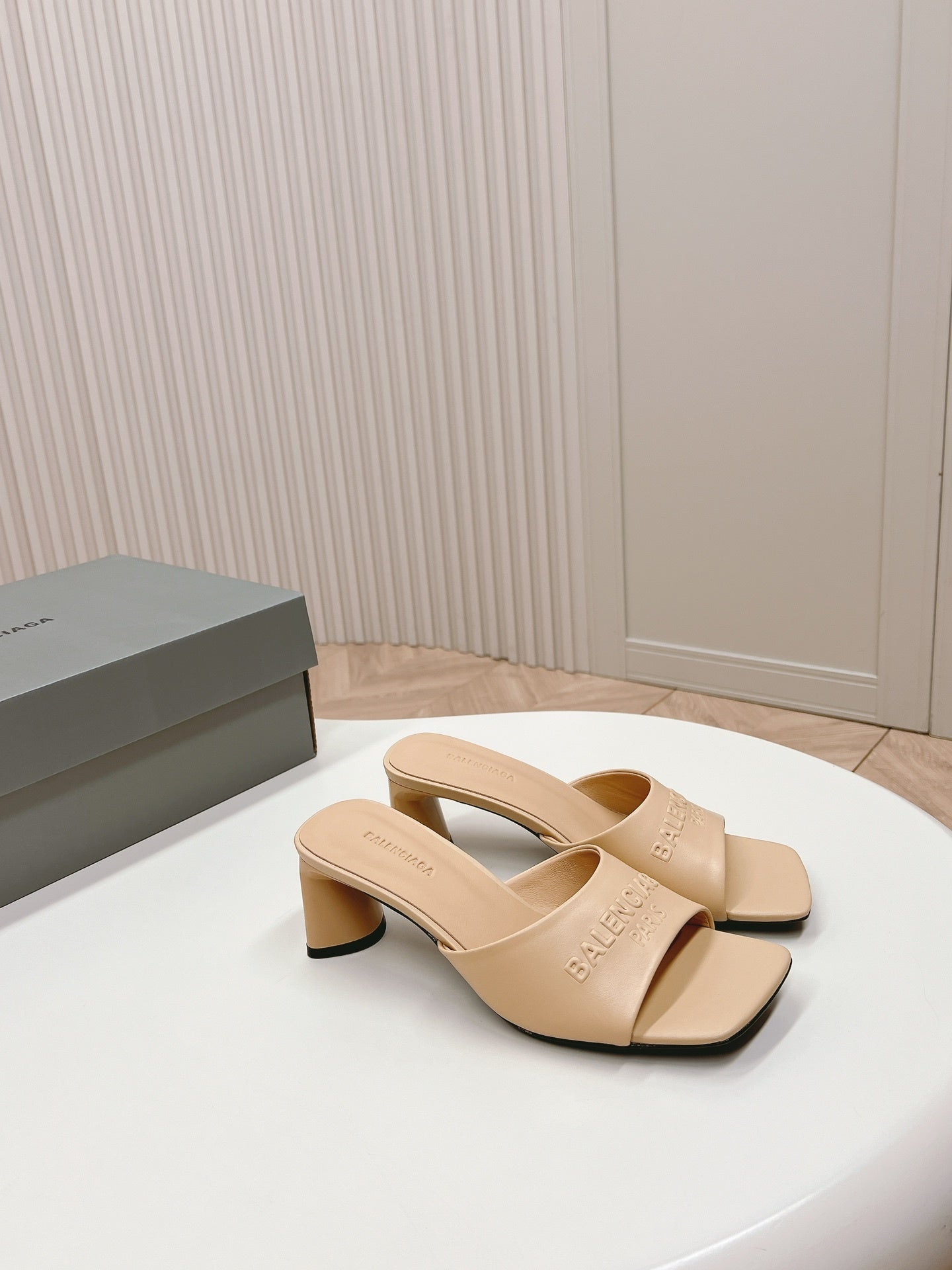 BEIGE MINIMAL BLOCK HEEL MULES