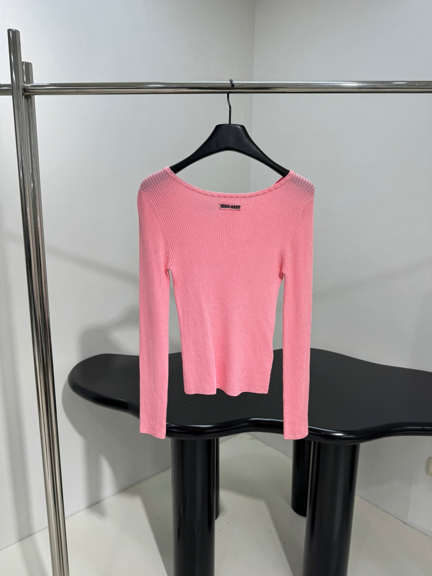 RIBBED LONG SLEEVE TOP