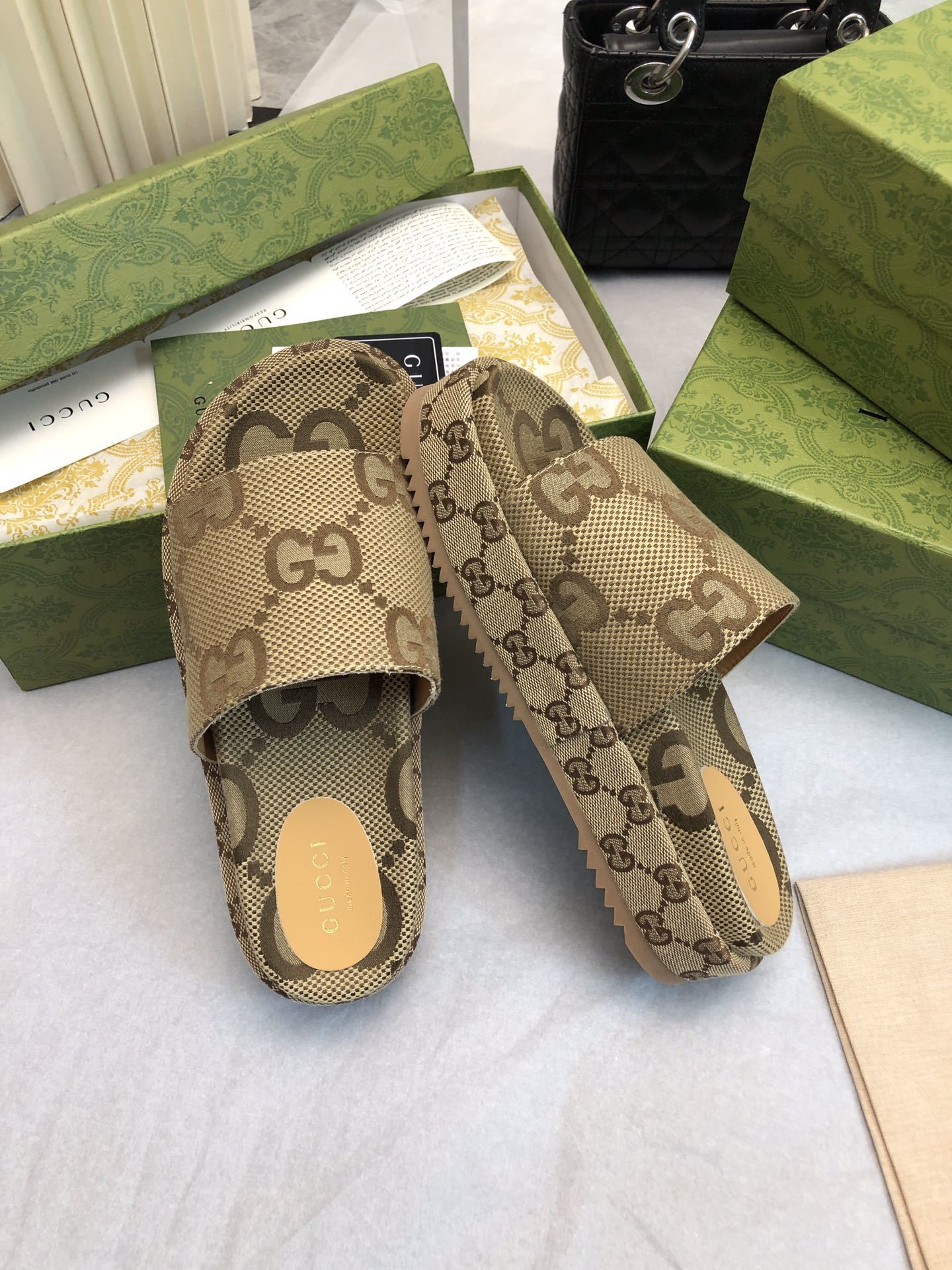 BEIGE MONOGRAM PLATFORM SLIDES