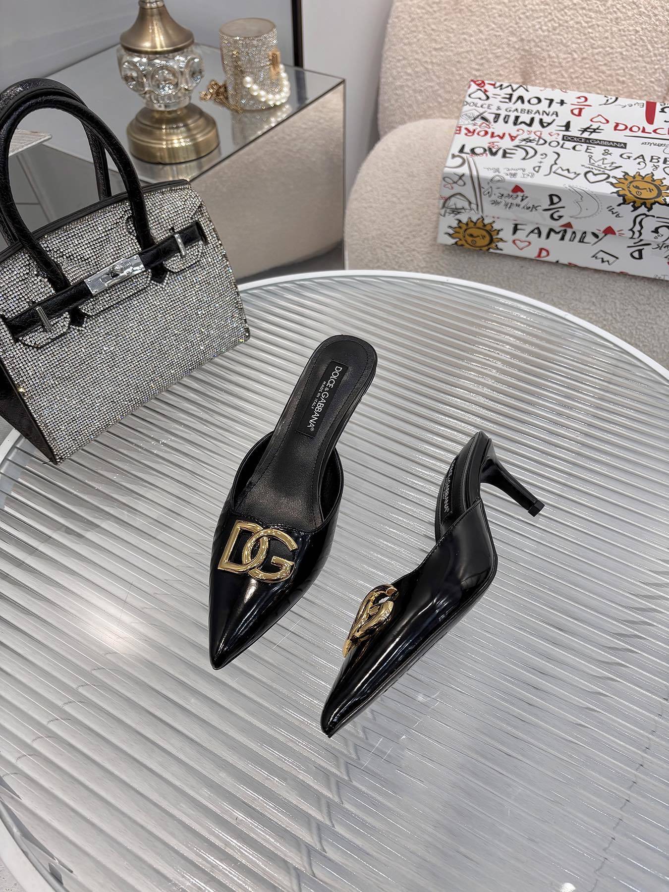 LOGO POINTED TOE MULES – CLASSIC BLACK