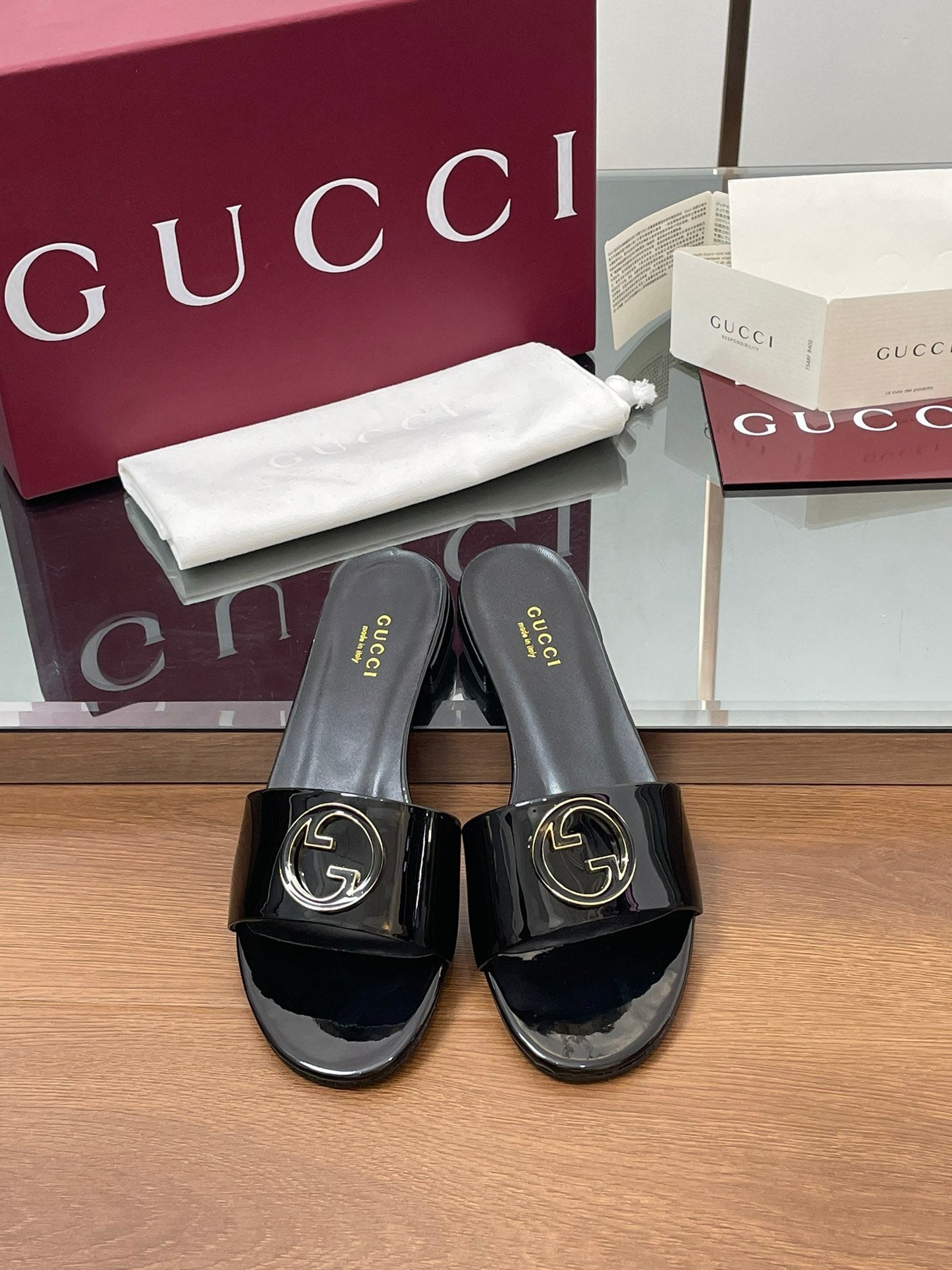 BLACK PATENT LOGO SLIDES