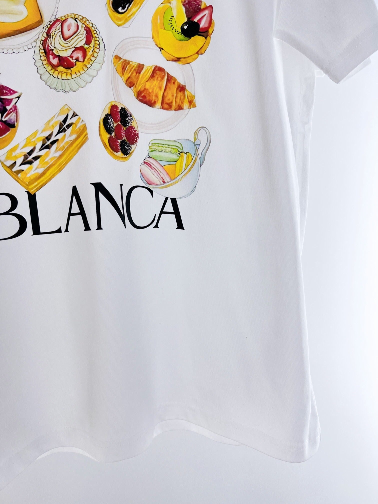 PASTRY GRAPHIC T-SHIRT