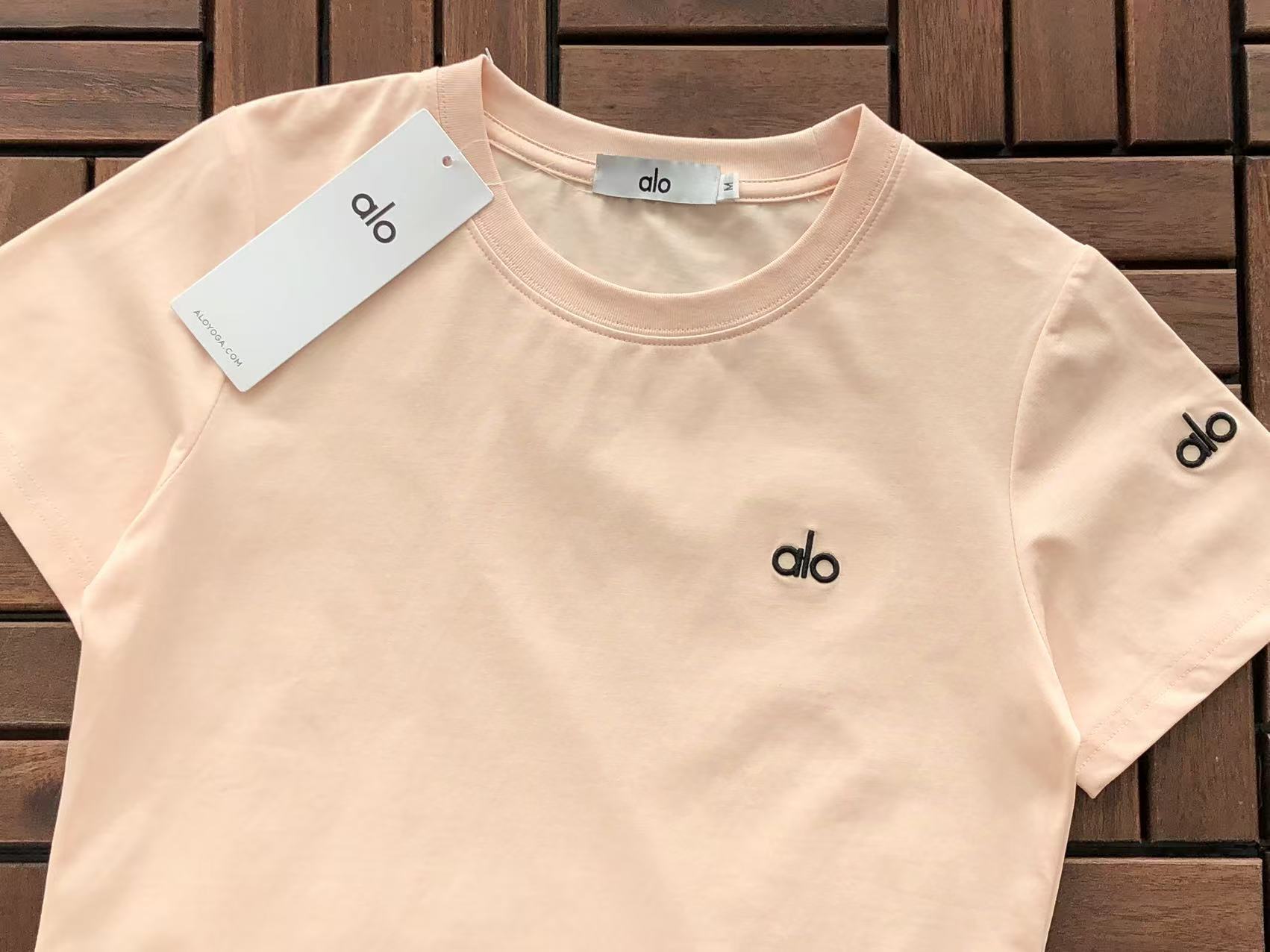 CLASSIC FIT T-SHIRT