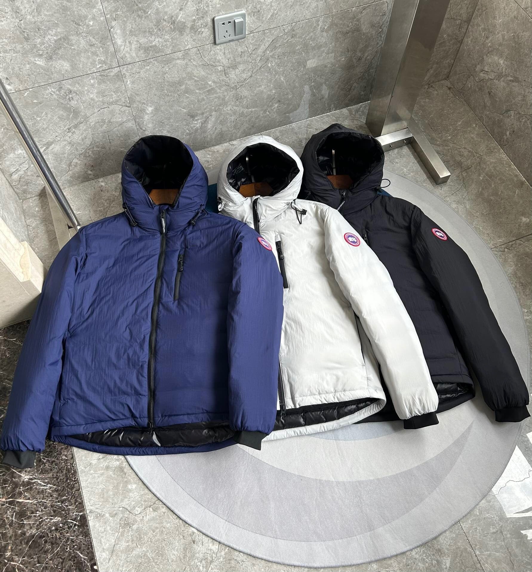 MEN’S HOODED PADDED WINTER JACKET