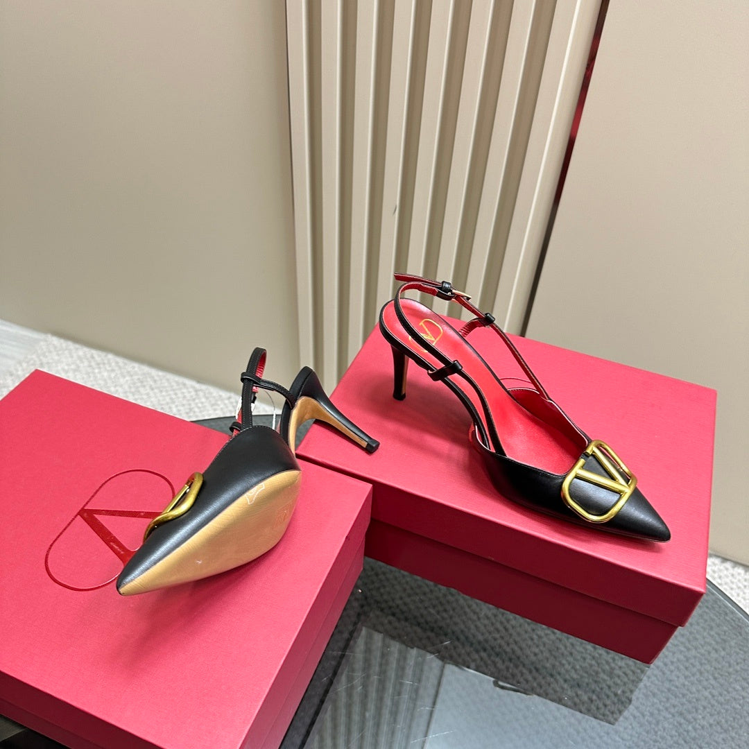 POINTED TOE SLINGBACK HEELS – BLACK WITH GOLD LOGO DETAIL