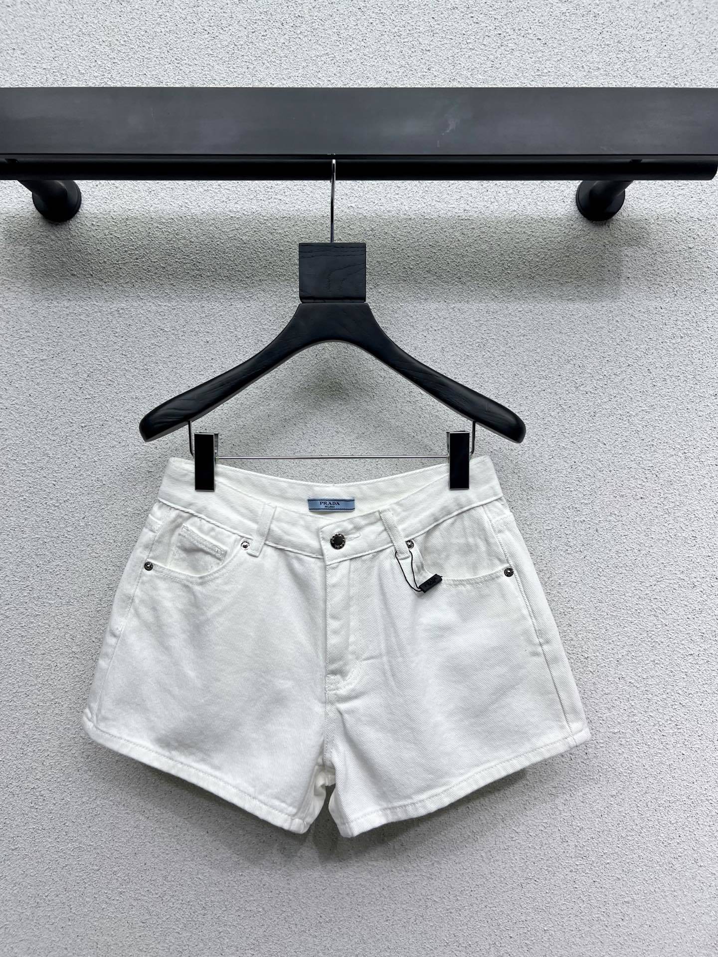 DENIM SHORTS – MULTICOLOR OPTIONS