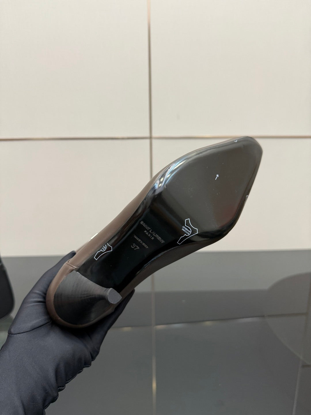 SLIM HEEL MID-CALF LEATHER BOOTS