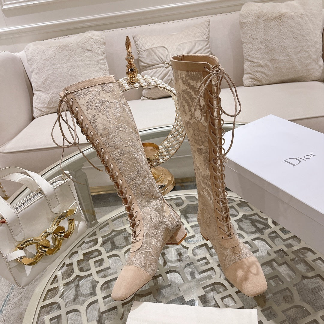BEIGE LACE KNEE-HIGH LACE-UP BOOTS WITH BLOCK HEEL