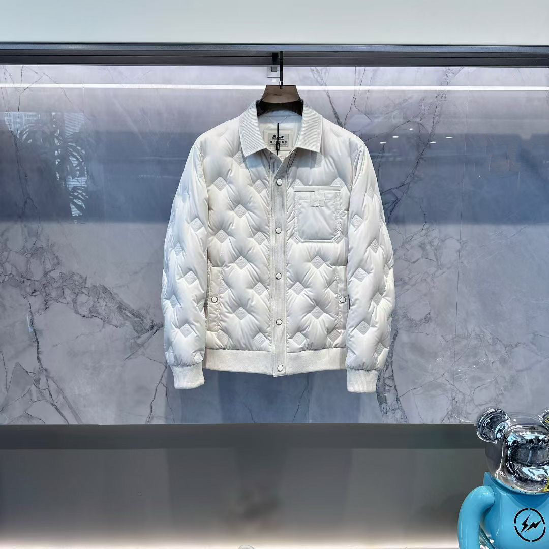 QUILTED WHITE PUFFER JACKET WITH BUTTON CLOSURE