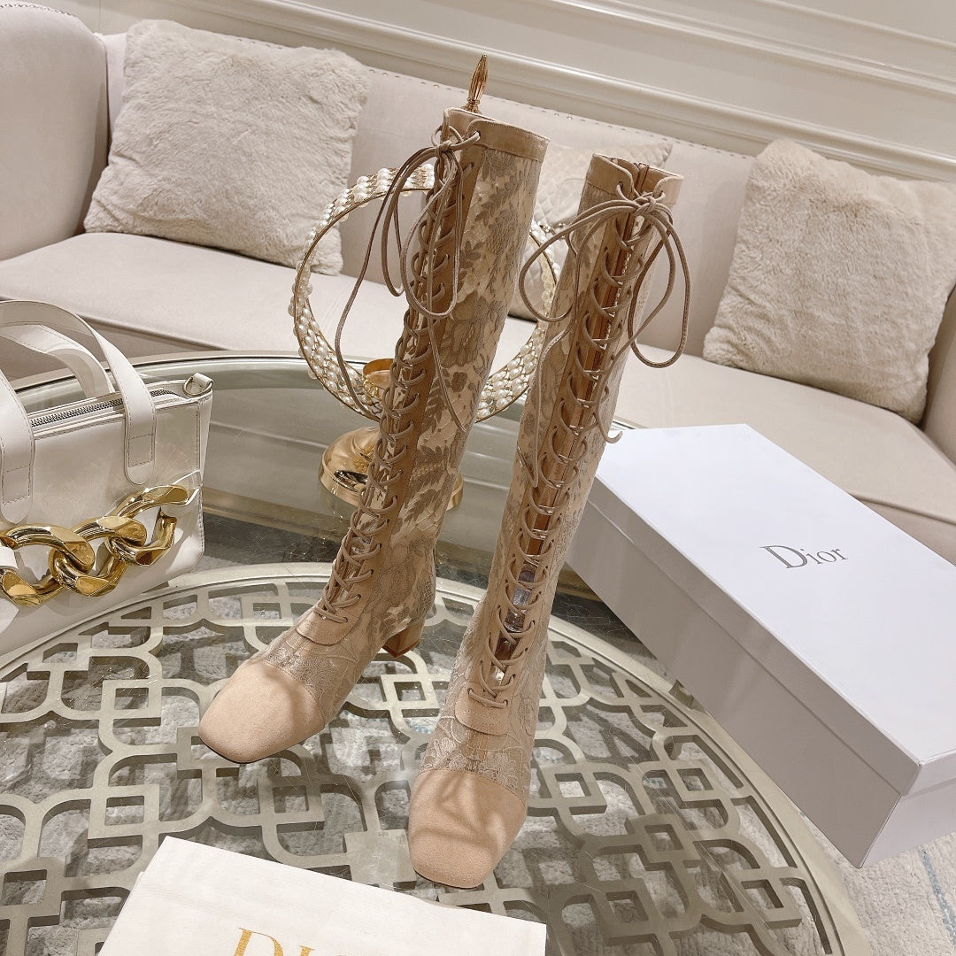 BEIGE LACE KNEE-HIGH LACE-UP BOOTS WITH BLOCK HEEL