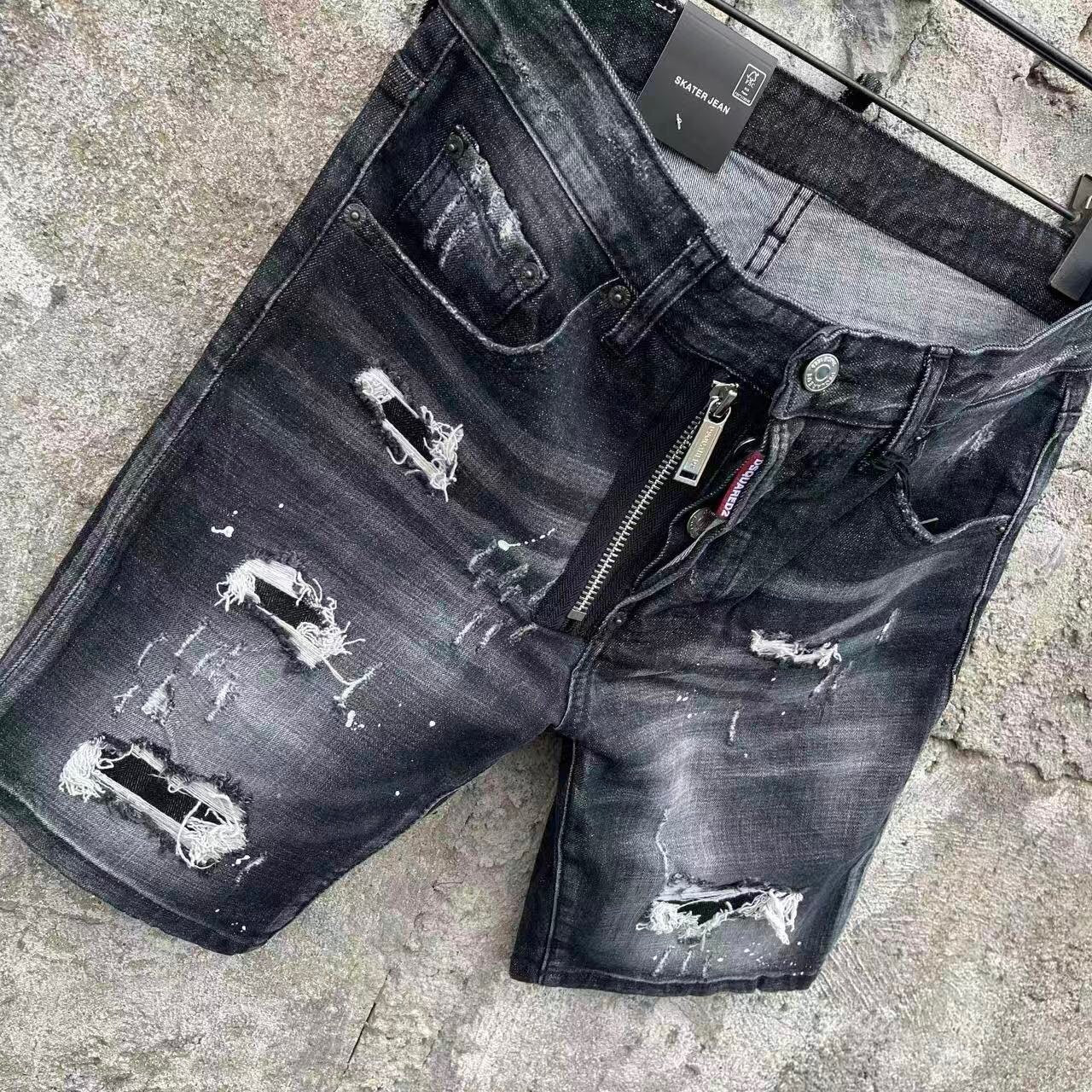 DISTRESSED ZIP DENIM SHORTS