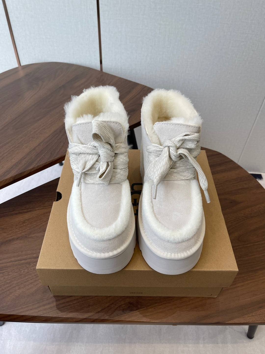 COZY PLATFORM BOOTS – CREAM