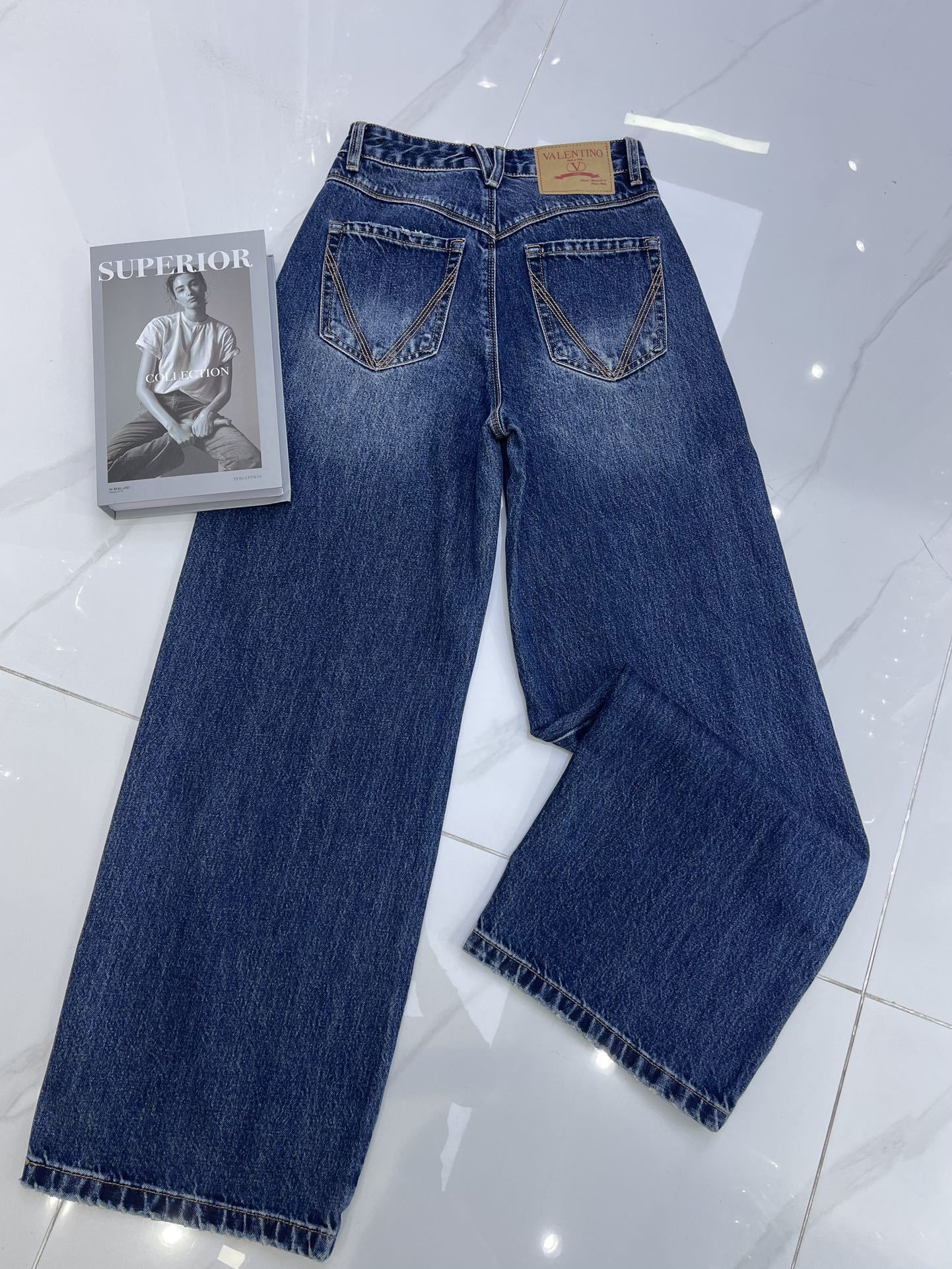 WIDE LEG VINTAGE WASH DENIM JEANS
