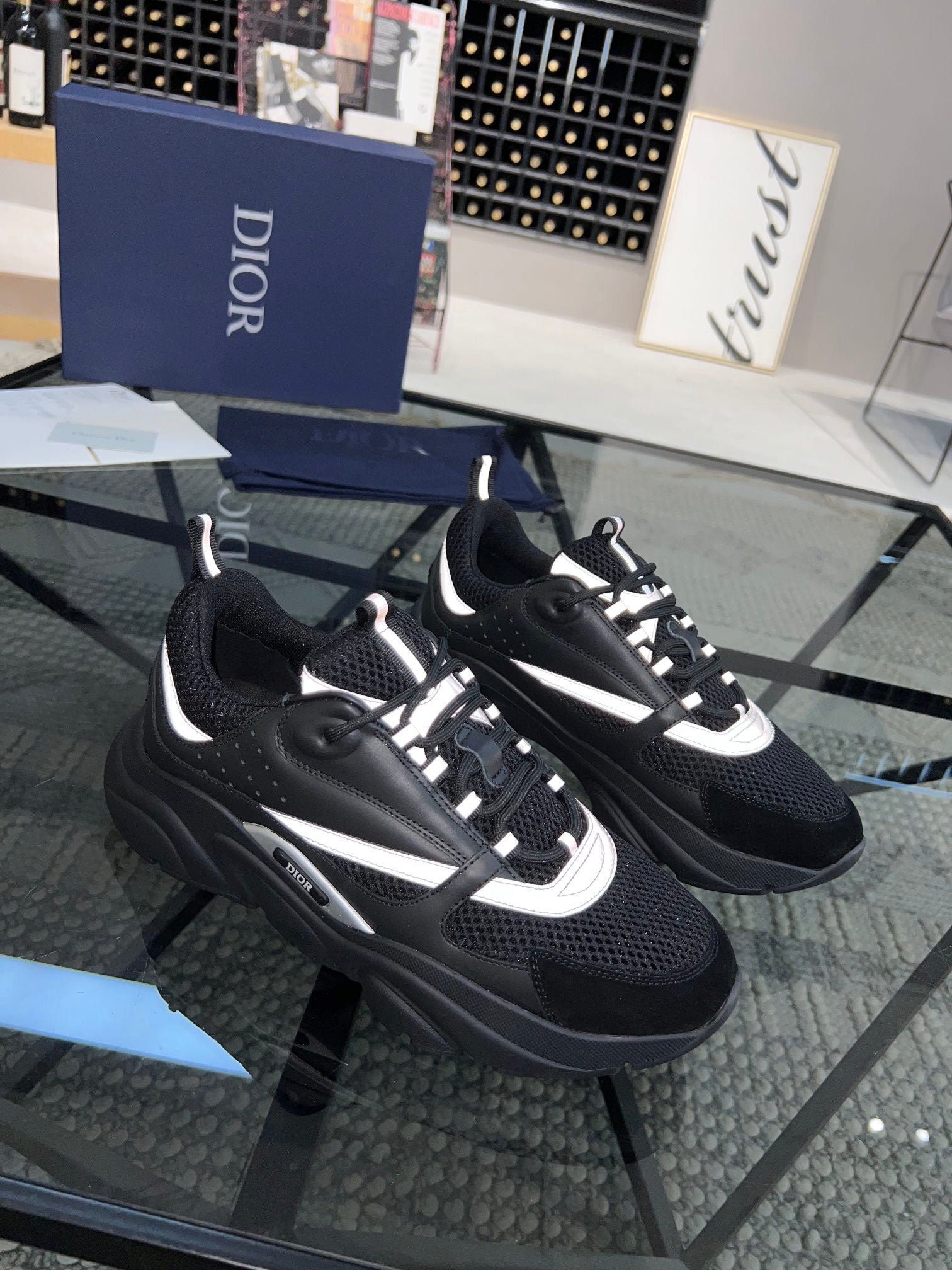 SPORT MESH RUNNER SNEAKERS