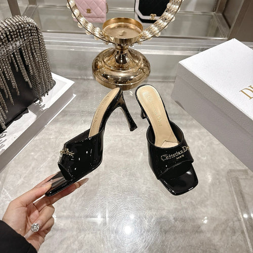 BLACK PATENT SQUARE-TOE MULE HEELS