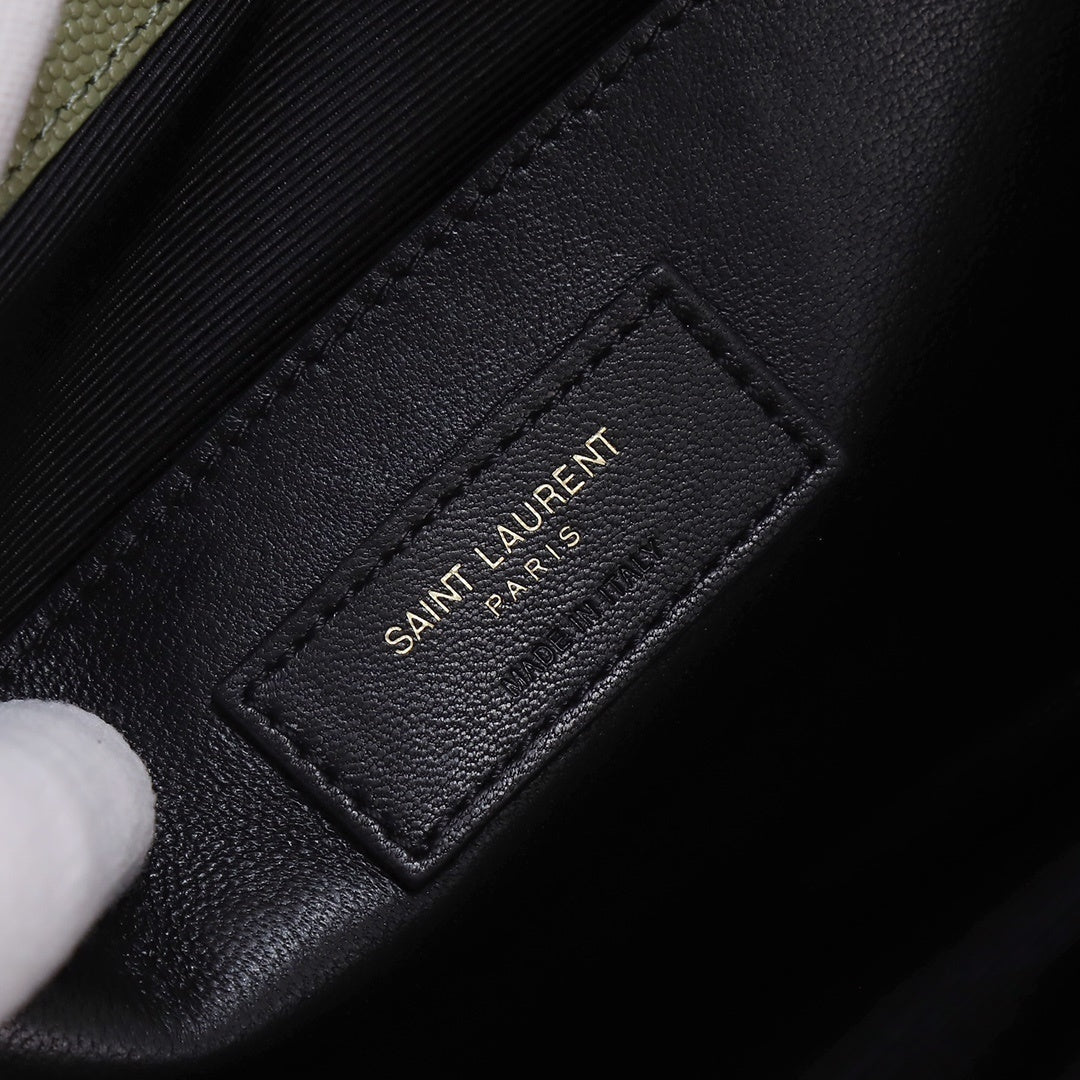 QUILTED ENVELOPE CHAIN SHOULDER BAG