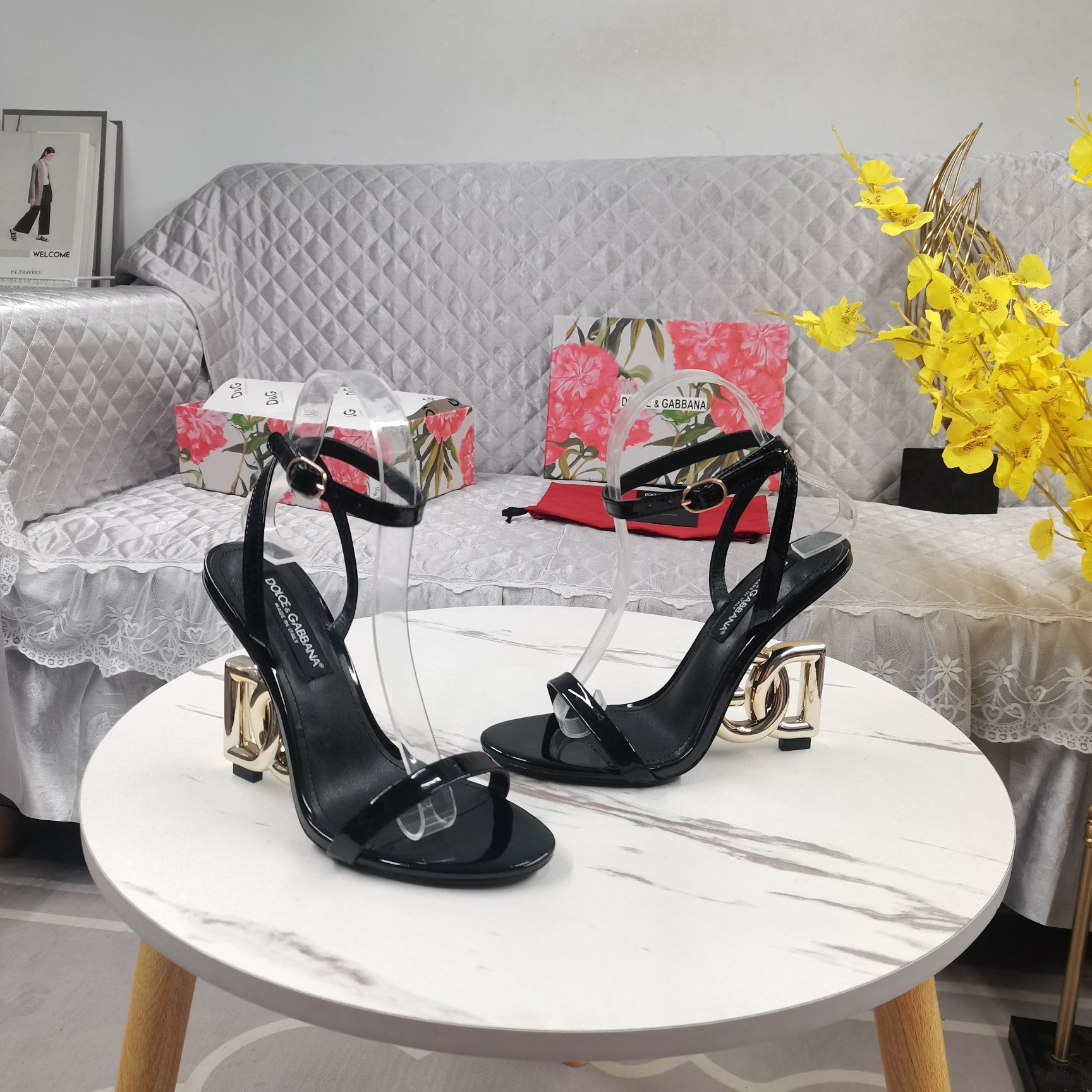 BLACK PATENT LOGO HEEL SANDALS