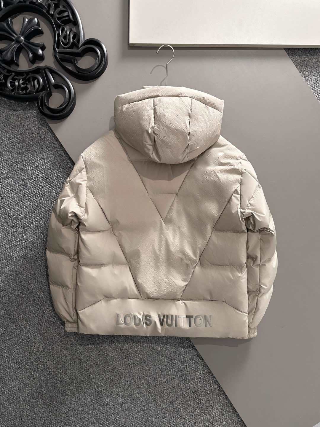 CREAM PADDED PUFFER JACKET WITH HOOD
