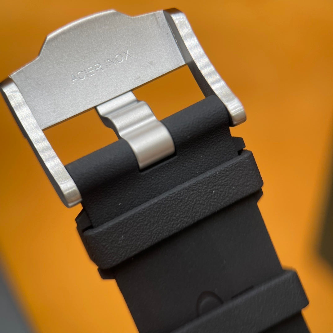 SPORT LUXURY RUBBER STRAP WATCH