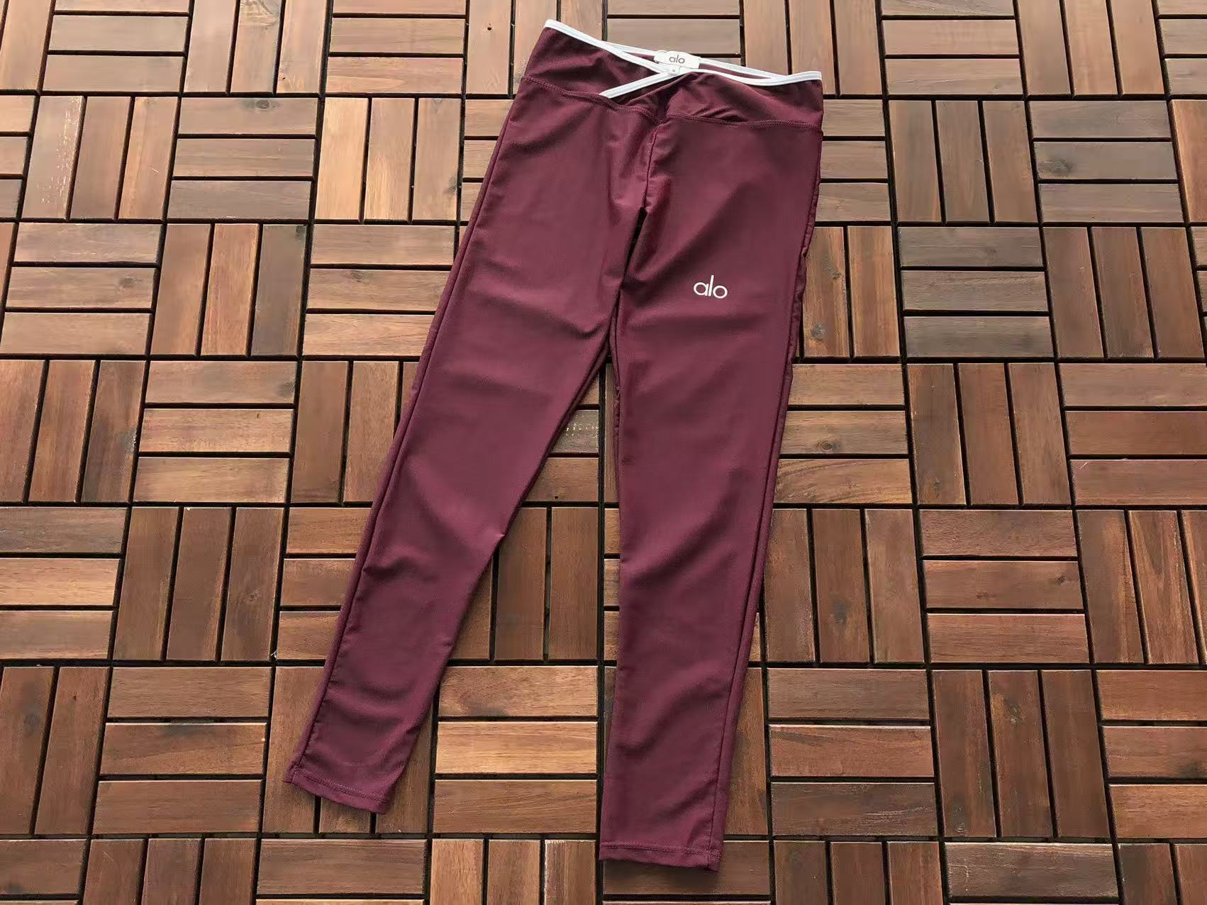SPORT BRA & LEGGINGS SET