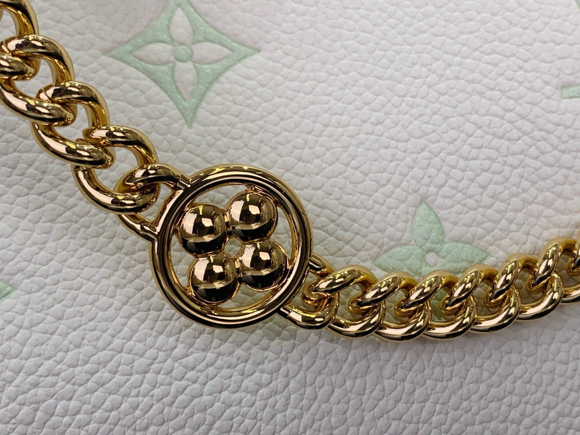 CHAIN ACCENT SHOULDER BAG