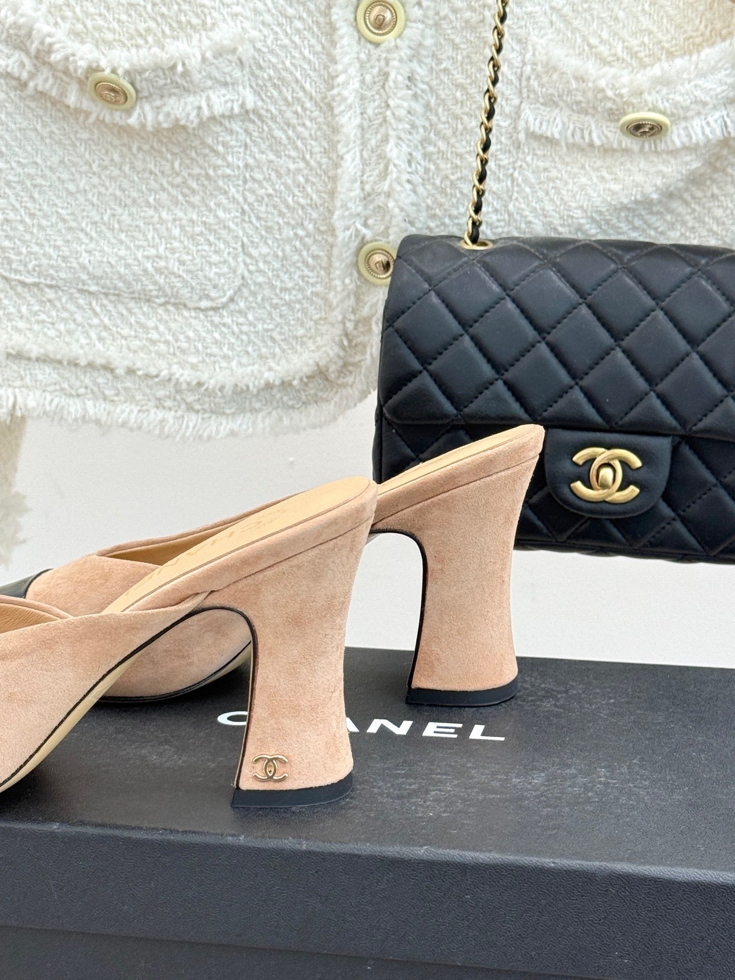 BEIGE SUEDE & BLACK PATENT CAP-TOE MULE HEELS