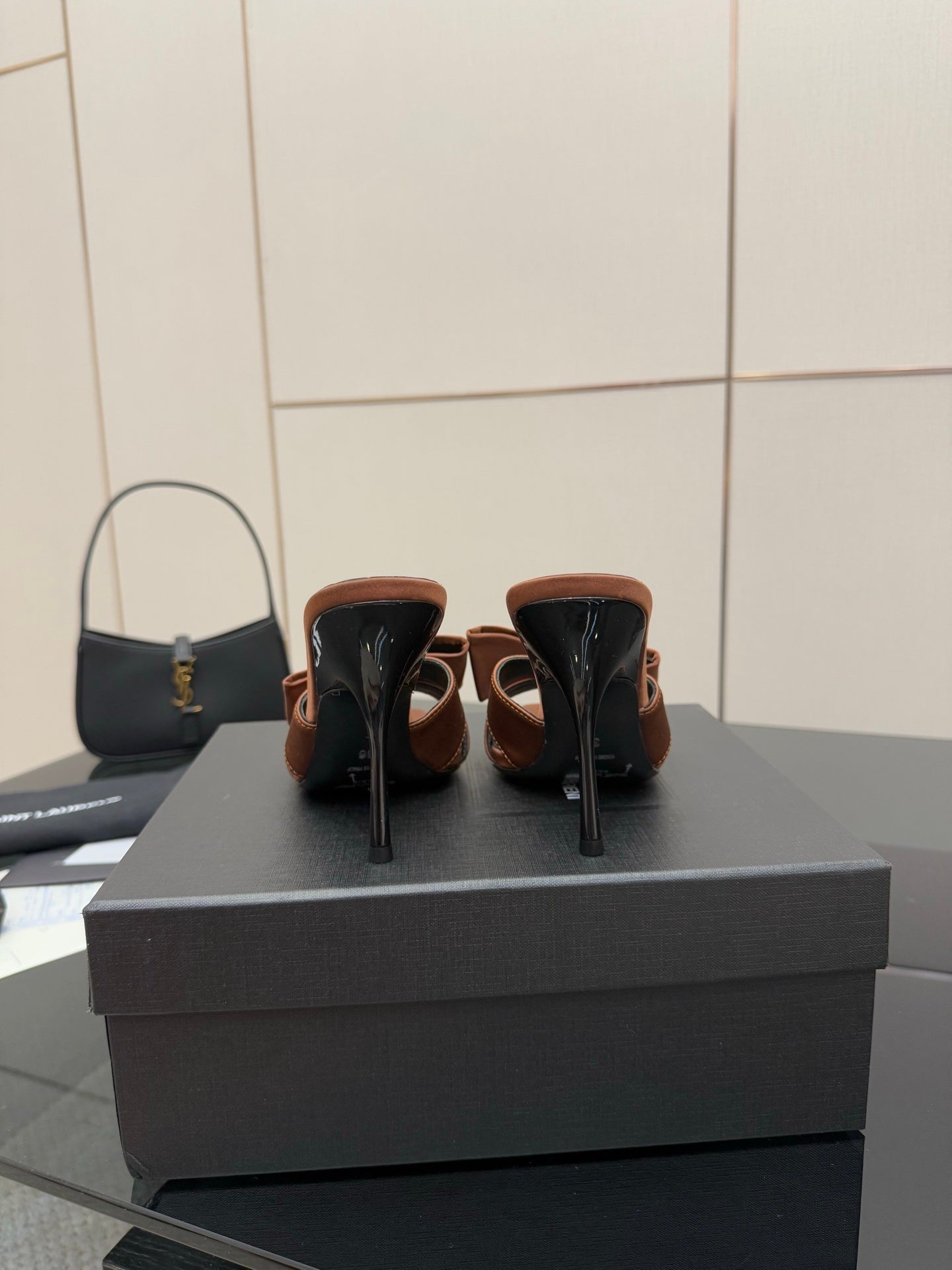 BROWN BOW DETAIL MULE HEELS