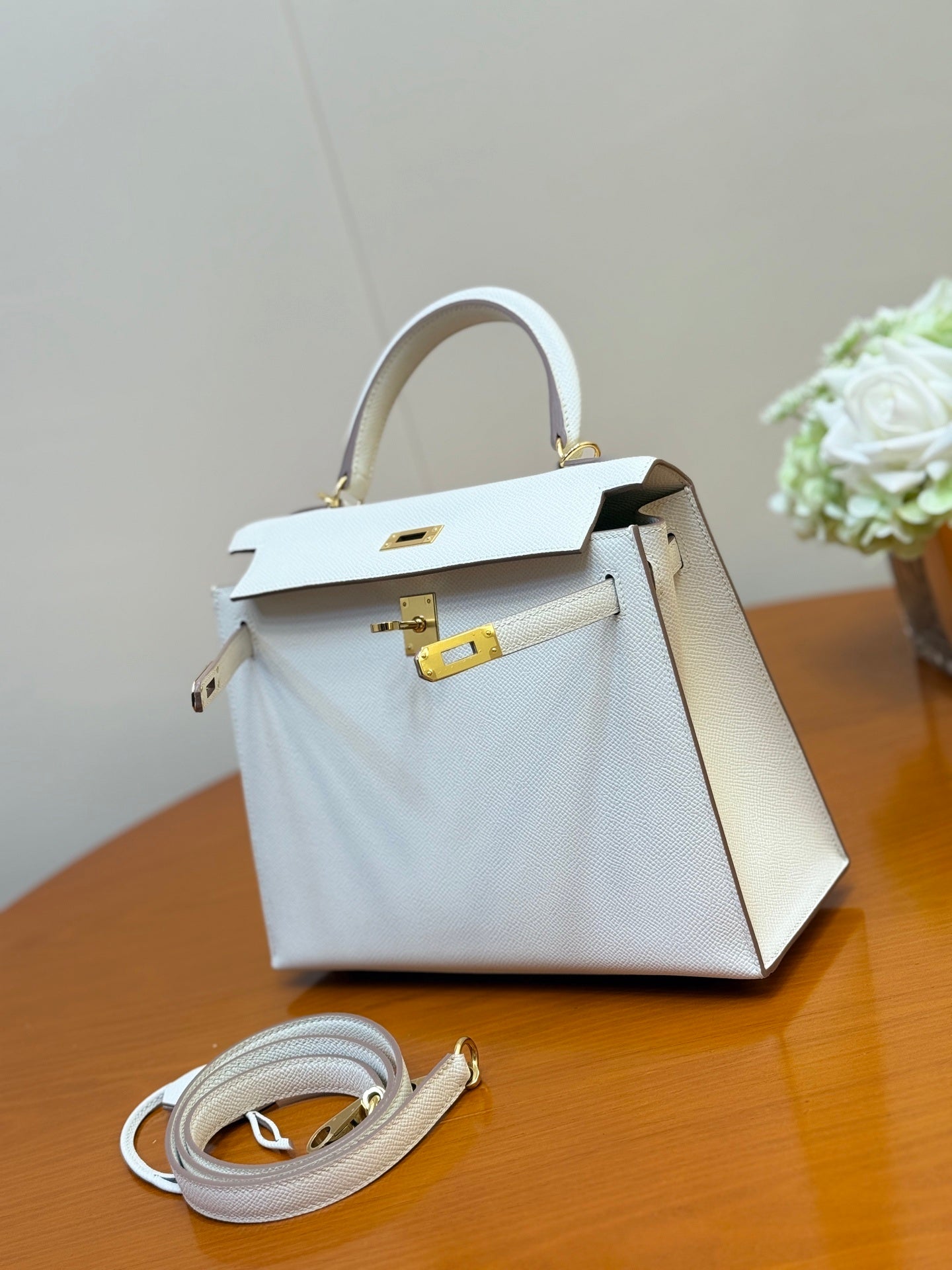 SNOW WHITE MINI LUXURY TOP HANDLE BAG