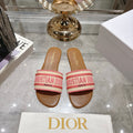 LOGO JACQUARD FLAT SLIDES – PINK & TAN