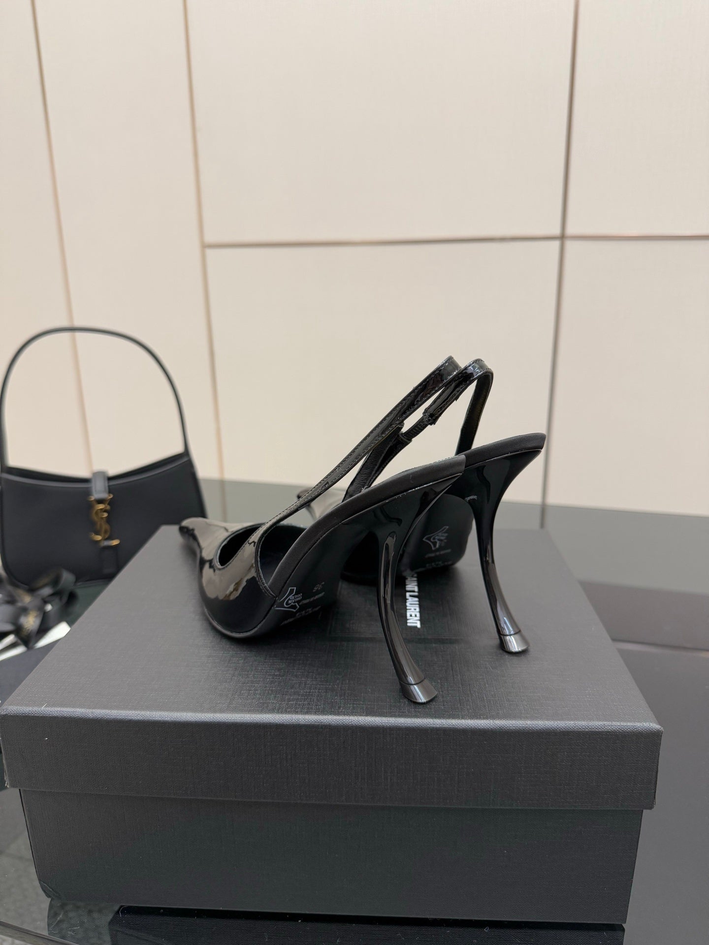 BLACK PATENT SLINGBACK POINTED HEELS