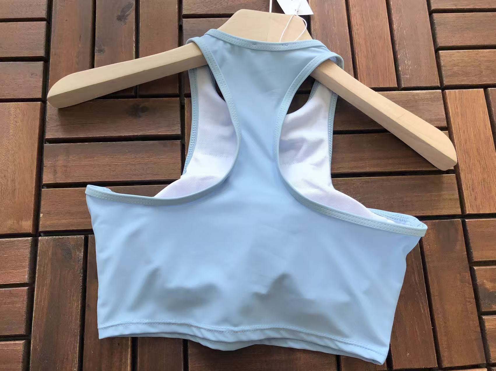 HIGH-NECK SPORTS BRA & HIGH-WAIST LEGGINGS SET