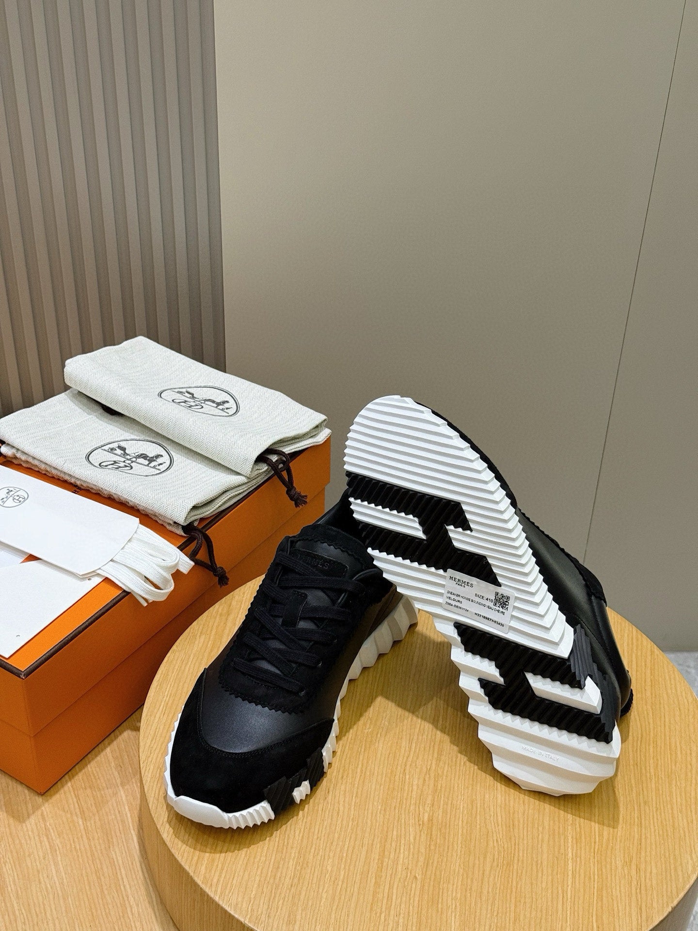 LUXURY BLACK LEATHER & SUEDE DESIGNER SNEAKERS