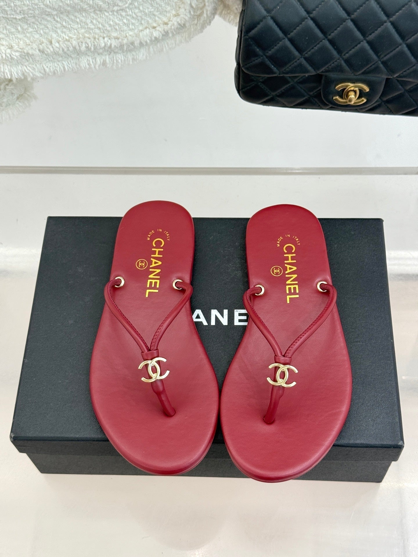RED MINIMAL THONG SANDALS