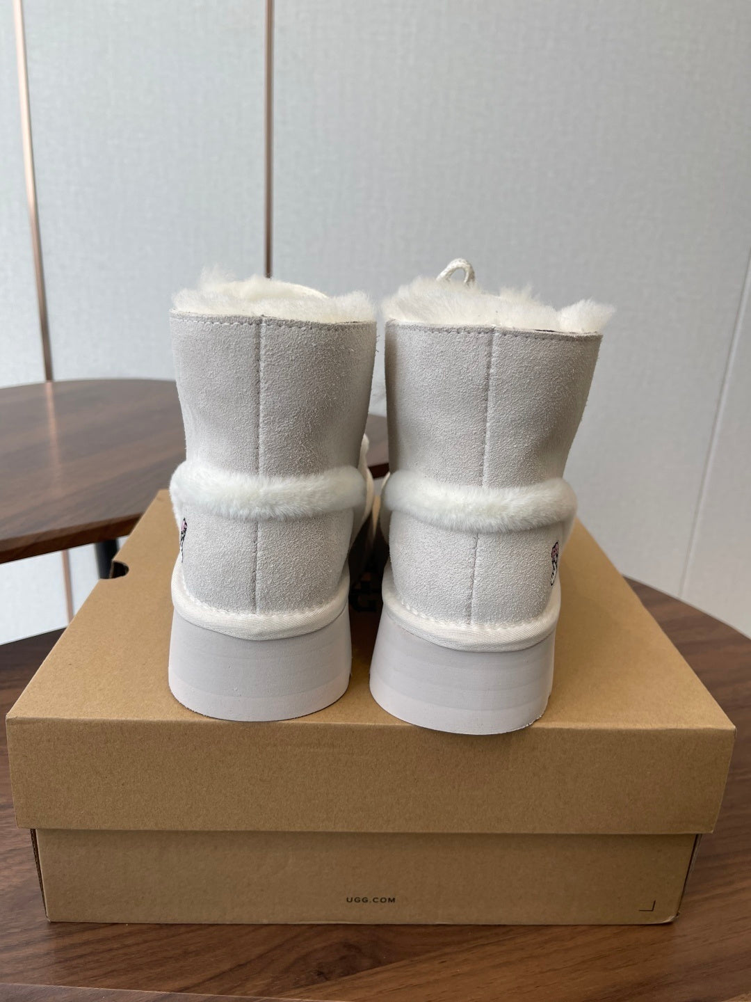 COZY PLATFORM BOOTS – CREAM