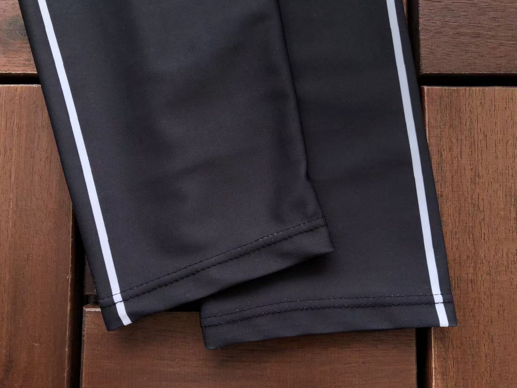CONTRAST TRIM SPORTS BRA & LEGGINGS SET