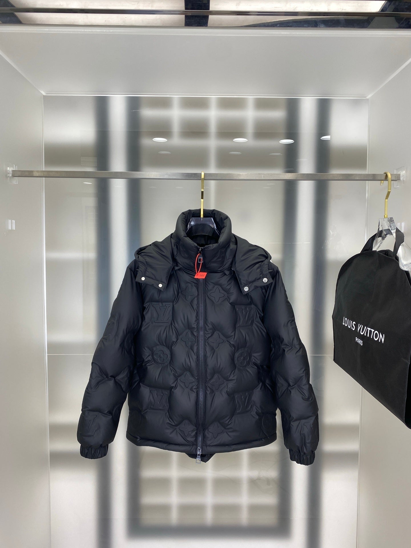 EMBOSSED PUFFER JACKET