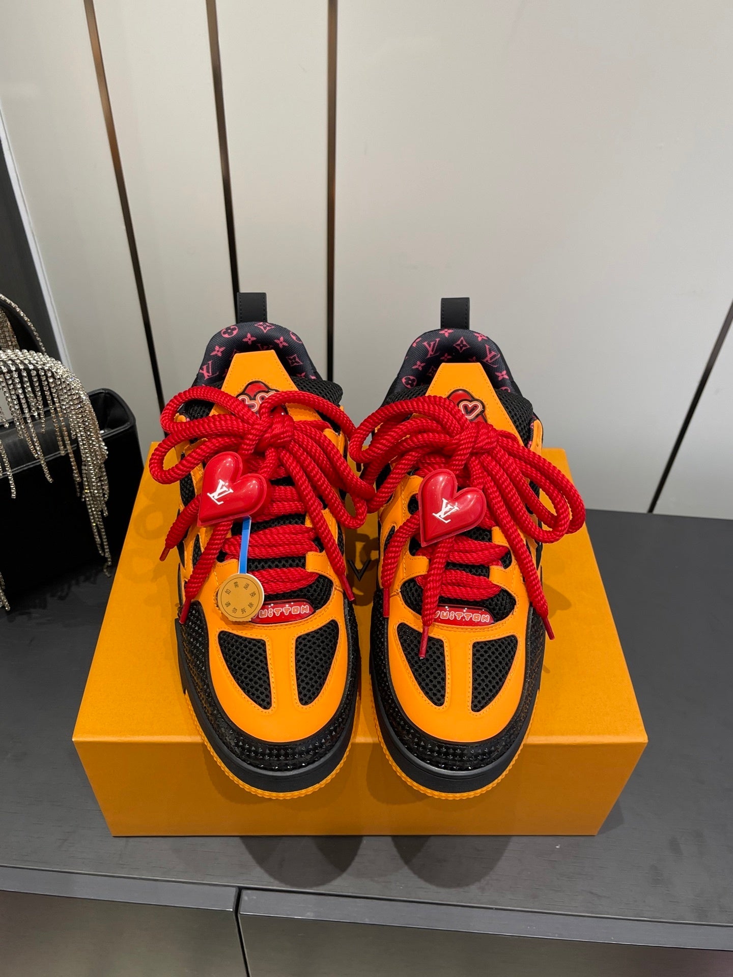 COLORBLOCK LOW-TOP SNEAKERS WITH STATEMENT LACES