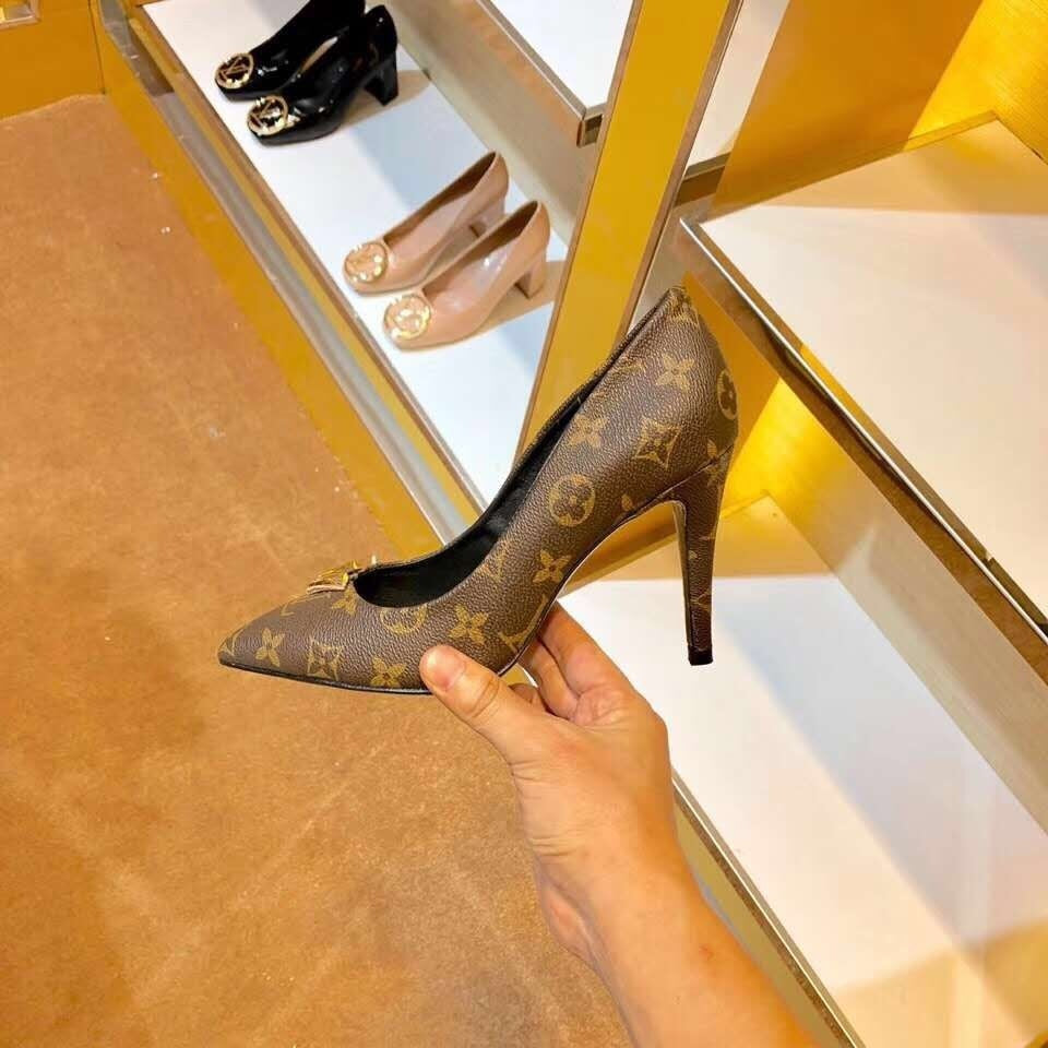 CLASSIC MONOGRAM POINTED TOE PUMPS