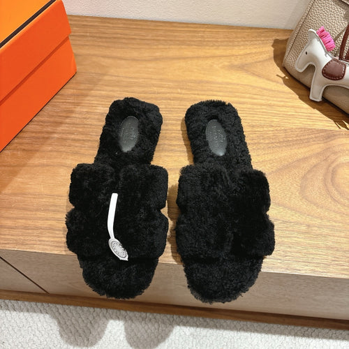 BLACK FAUX FUR SLIDE SLIPPERS